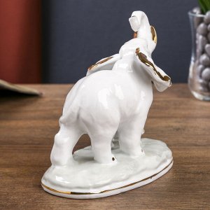 Сувенир керамика "Прогулка слона со слонёнка" белый с золотом 12,2х12,7х7,2 см