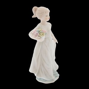 Сувенир "Девочка с корзинкой роз" 17х10х6,5 см