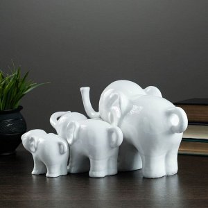 Фигура "Семья слонов" набор белый 30х20х13см