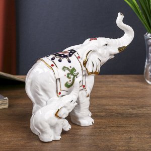 Сувенир &quot;Слон с цветной попоной и слонёнком&quot; белый с золотом. стразы 16х17.5х9 см