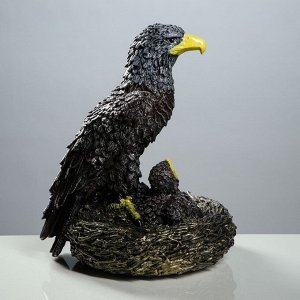 Статуэтка "Орёл с орлятами в гнезде" цветной, 42 см