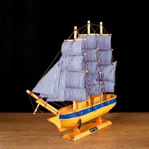 Корабль сувенирный средний «Эрна», 40х7,5х38