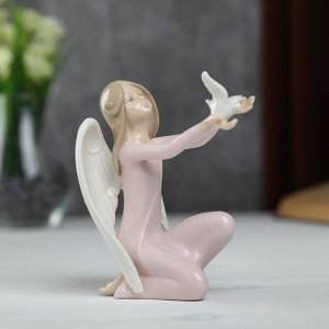 Сувенир керамика "Девушка-ангел в розовом платье с голубем в руках" 14.5х7х8 см