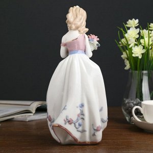 Сувенир керамика "Девочка в косынке с цветами" 27,5х13х12,5 см