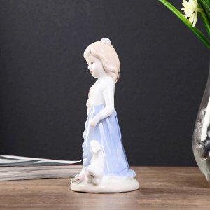Сувенир керамика "Девочка с букетом роз с кроликом" 15х9х6,5 см