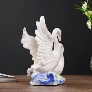 Сувенир керамика "Две лебеди с цветами в пруду" 20,5х15х8,5 см