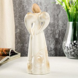 Сувенир керамика "Девушка-ангел в платье с розами. с бабочкой на руке" 19.5х7х7 см