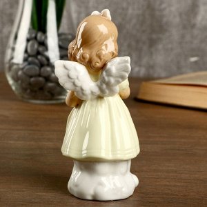 Сувенир керамика &quot;Девочка-ангел в светло-жёлтом платье с белой шляпкой&quot; 14,3х6,3х6,5 см