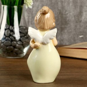 Сувенир керамика "Девочка-ангел в светло-жёлтом платье с сердцем" 15х6,2х7,2 см