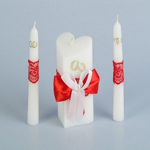 Набор свечей "Кружевной", красный : Домашний очаг 6.8х15см, Родительские свечи 1.8х17.5см