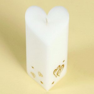 Свеча пирамида "Сердце " 68*150 белая с декор.сердечками