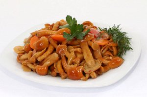 Грибы опята маринованные.