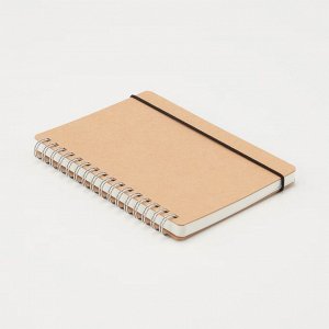 MUJI Premium Paper Double Ring Notebook with Elastic Band – тетрадь A6 в точку, бежевая, 70 листов, с резинкой