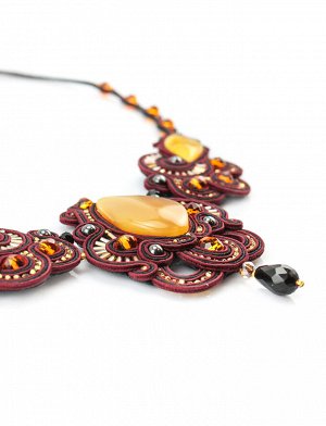 Красное ажурное колье с элементами плетения и вставками из натурального медового янтаря «Индия», 5061204477