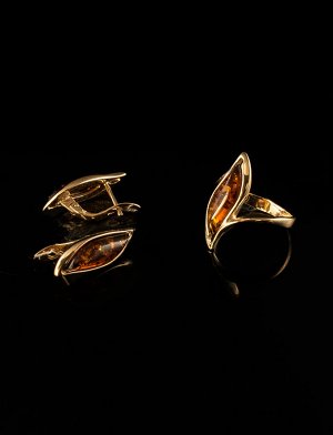 Золотое кольцо «Капелла» со вставкой коньячного янтаря, 5064212477