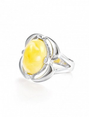 Серебряное кольцо с цельным янтарём светло-медового цвета «Фиалка»