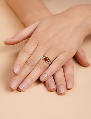 Эффектное неширокое кольцо с янтарём коньячного цвета «Энигма», 906305396