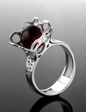 Необычное кольцо из серебра и натурального вишнёвого янтаря «Женева»