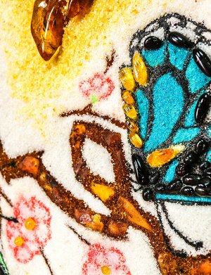 Декоративное панно из натурального янтаря на «Бабочки» 36 (В) х 31 (Ш)