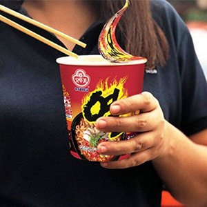 Ottogi Лапша со вкусом свинины «Yeul Ramen» 62г