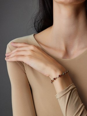 Изящный браслет «Вега» с коньячным янтарём