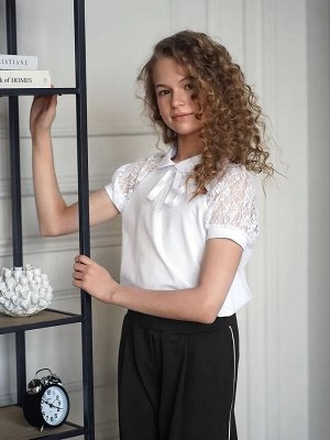 Блузка из высококачественного трикотажа качества пенье