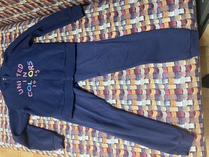 Спортивный костюм на девочку фирмы United Colors of Benetton