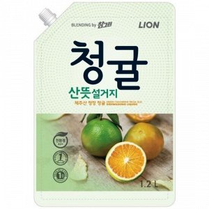 CJ LION Средство для мытья посуды, фруктов, овощей "BLENDING GreenTangerine Зелёный мандарин" 1000гр (мягкая уп.)