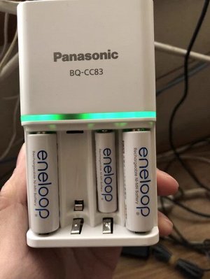 Зарядное устройство Panasonic Eneloop + 4 AA (Япония)
