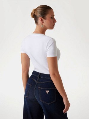 Белая футболка с короткими рукавами и логотипом Guess Sequin