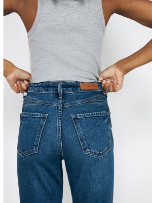 Джинсы River Island с высокой посадкой и рельефной спиной Mom Denim