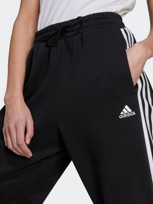 Черные флисовые джоггеры adidas Sportswear Essentials с тремя полосками и открытым подолом