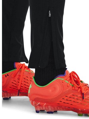 Черные - спортивные брюки Under Armour Challenger Pique