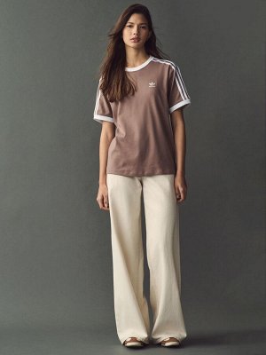 Коричневая футболка adidas originals с тремя полосками