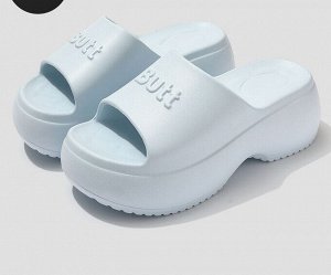 Женские сланцы на массивной подошве