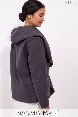 Короткое пальто-разлетайка с капюшоном, прорезными карманами и съемным поясом X11583