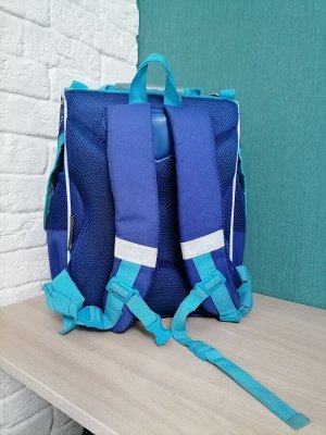 Школьный портфель для девочки. для начальной школы