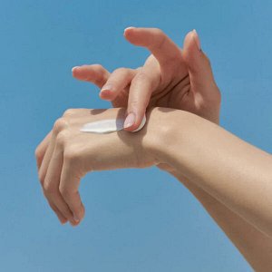 Легкий солнцезащитный крем с себорегулирующим эффектом Celimax Oil Control Light Sunscreen SPF50+ PA++++, 40мл