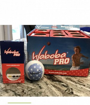 Мяч Waboba Pro отскакивает от воды