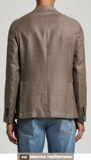 ПИДЖАК Tessuto: 58% LINO 39% LANA VERGINE 2% POLIAMMIDiCA
 1% ELASTAN
Fodera: 38% CUPRO 33% COTONE 29% POLIESTERE
single-breasted blazer half-lined
Notch lapel
Front patch pockets
Barchetta chest pock