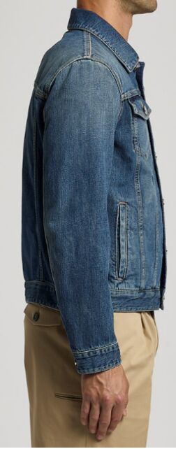 Куртка Tessuto: 100% COTONE
Fodera: 65% POLIESTERE 35% COTONE
Four-pocket denim jacket medium blue washing
Shirt-style collar
Long set-in sleeves and buttoned cuffs
Upper patch pockets with flap and b