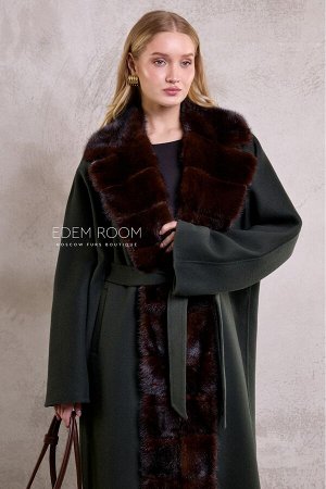 Шерстяное пальто с мехом норки