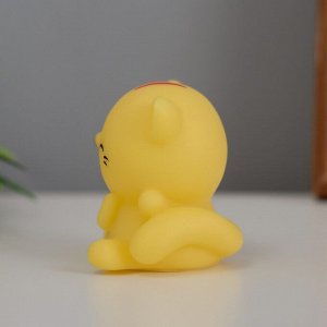 Фигурка светящаяся RISALUX «Счастливый кот», LED-ночник, 2 Вт, LR44, жёлтый, 3.5x4x4 см