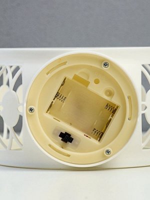 Светодиодные свечи в подсвечнике RISALUX «Трио», LED-ночник, белый, 9.7x16.5x25 см, батарейки AAAx2, свечение жёлтое