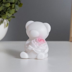 Фигурка светящаяся RISALUX «Мишка с розой», LED-ночник, 2 Вт, LR44, белый, 4x5.5x7 см