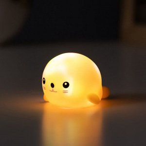 Фигурка светящаяся RISALUX «Стесняш», LED-ночник, 2 Вт, LR44, жёлтый, 4.5x5x4 см