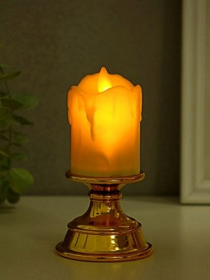 Светодиодная свеча на подсвечнике RISALUX с эффектом живого пламени, LED-ночник, от батареек 2xААА, золото, 7x7x14.5 см