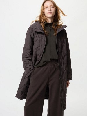 UNIQLO - длинное пальто Pufftech с капюшоном и регулируемым силуэтом - 39 DARKBROWN