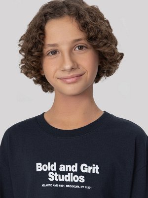 Лонгслив для мальчиков синий с надписью "Bold and grit studios"