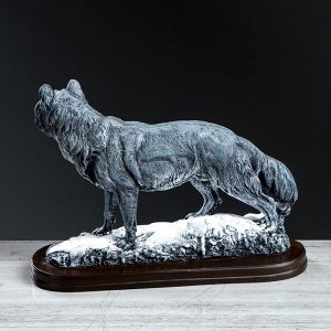 Сувенир "Волк на прогулке"